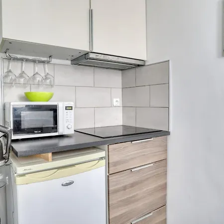 Grand Spacieux Renove Metro Wifi Apartman